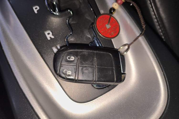 Used Dodge Journey 2013 2.4L Two-Wheel Drive Luxury Version Vehicle Key