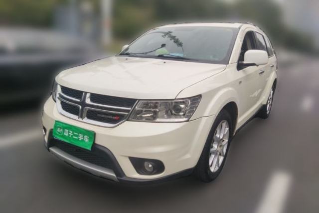 Ojetý Dodge Journey 2013 2.4L Two-Wheel Drive Luxury Version
