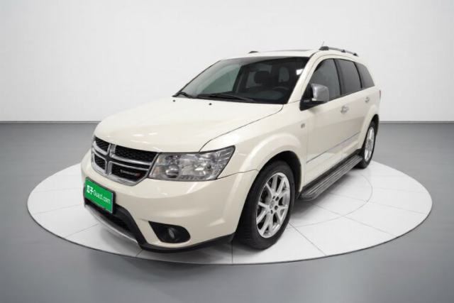 Ojetý Dodge Journey 2013 2.4L Two-Wheel Drive Luxury Version