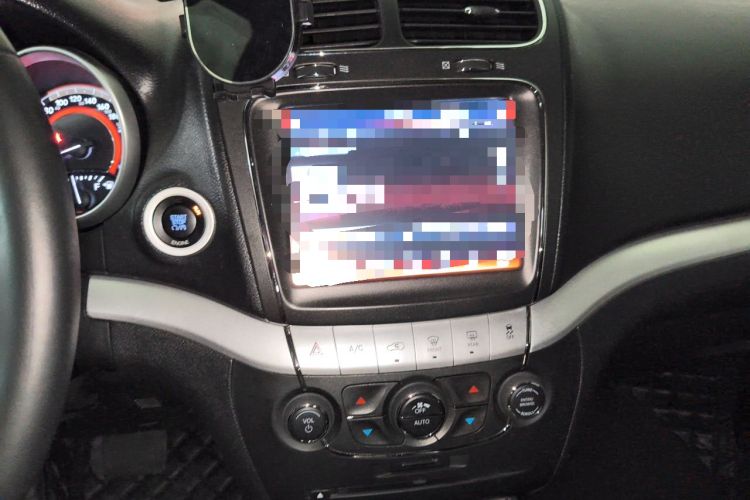 Used Dodge Journey 2013 2.4L Two-Wheel Drive Luxury Version Audio And AC Panel