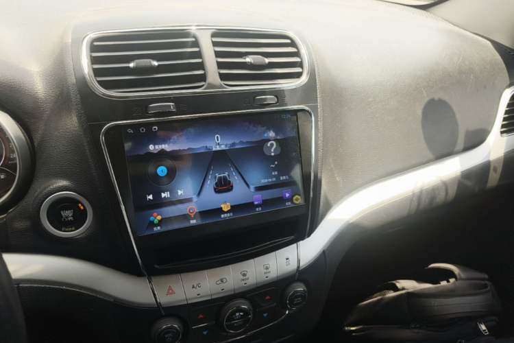 Used Dodge Journey 2013 2.4L Two-Wheel Drive Luxury Version Audio And AC Panel