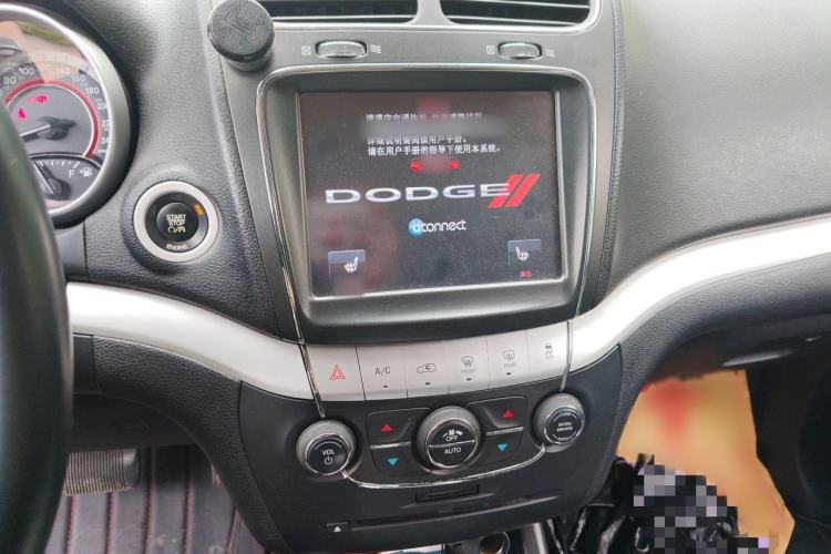 Used Dodge Journey 2013 2.4L Two-Wheel Drive Luxury Version Audio And AC Panel