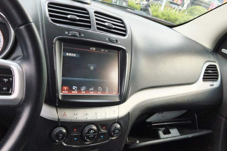 Used Dodge Journey 2013 2.4L Two-Wheel Drive Luxury Version Audio And AC Panel