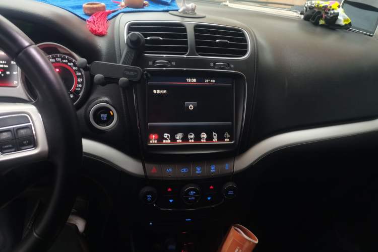 Used Dodge Journey 2013 2.4L Two-Wheel-Drive Smart Edition Audio And AC Panel