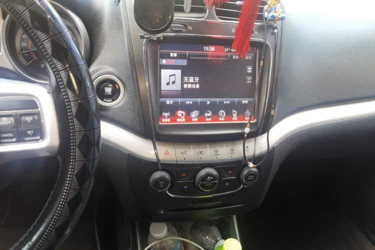 Used Dodge Journey 2013 2.4L Two-Wheel Drive Luxury Version Audio And AC Panel