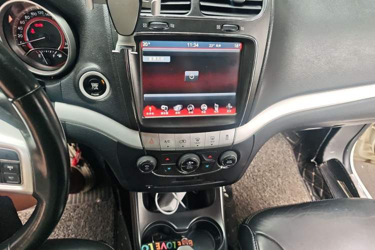 Used Dodge Journey 2013 2.4L Two-Wheel Drive Luxury Version Audio And AC Panel