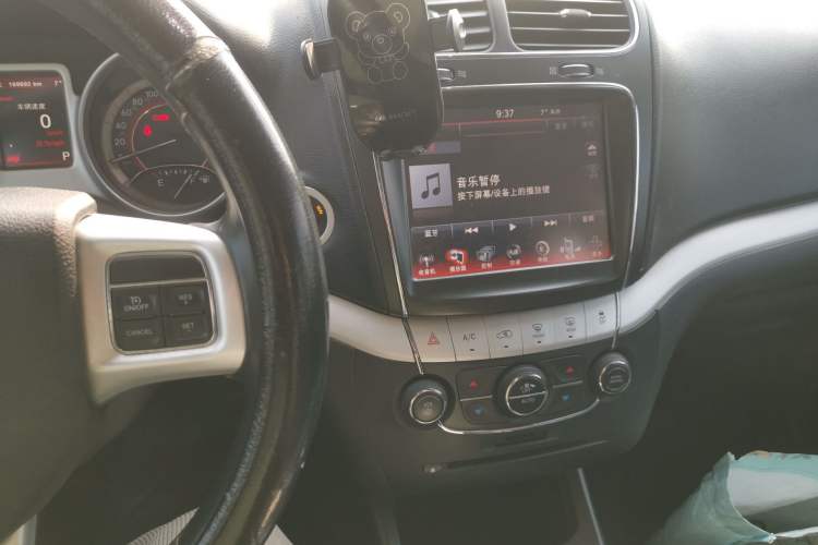 Used Dodge Journey 2013 2.4L Two-Wheel Drive Luxury Version Audio And AC Panel