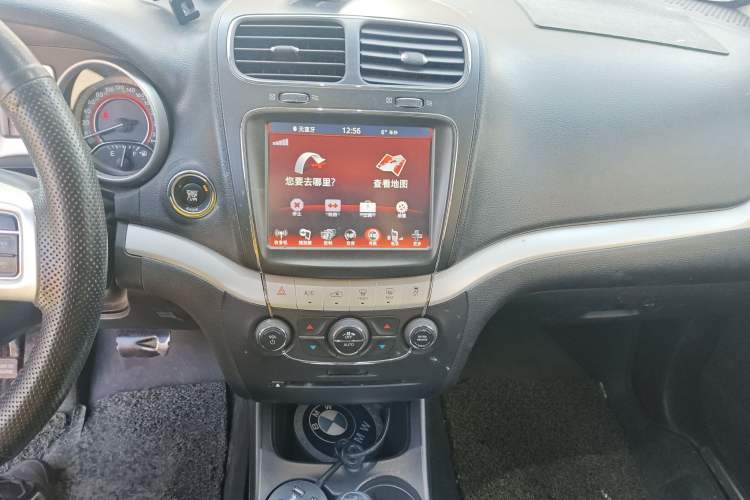Used Dodge Journey 2013 2.4L Two-Wheel Drive Luxury Version Audio And AC Panel