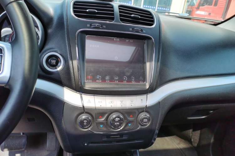 Used Dodge Journey 2013 2.4L Two-Wheel Drive Luxury Version Audio And AC Panel