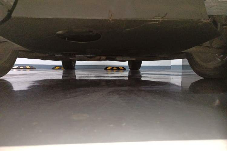 Used Dodge Journey 2013 2.4L Two-Wheel Drive Luxury Version Chassis Front