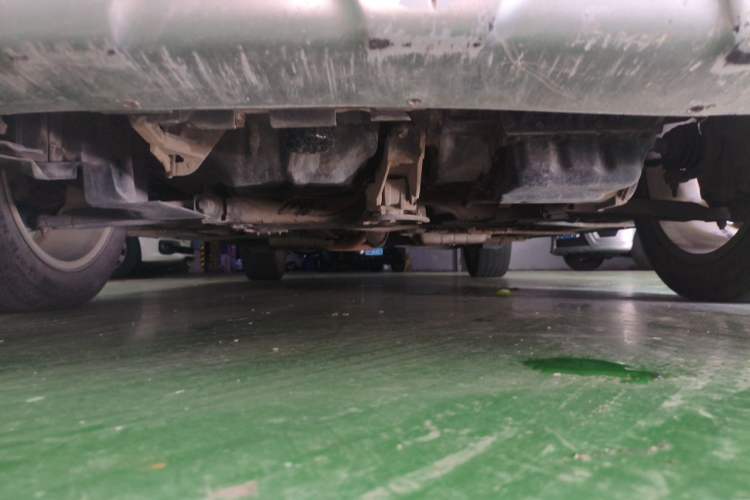 Used Dodge Journey 2013 2.4L Two-Wheel Drive Luxury Version Chassis Front