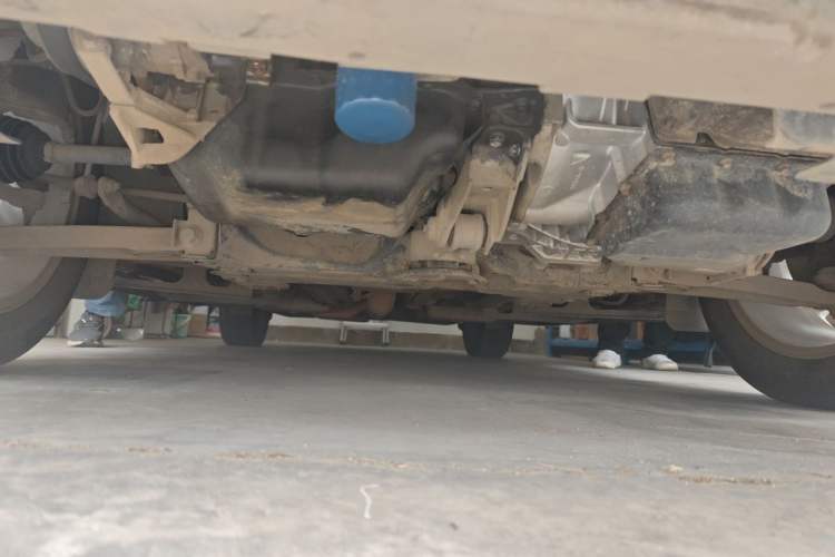 Used Dodge Journey 2013 2.4L Two-Wheel Drive Luxury Version Chassis Front