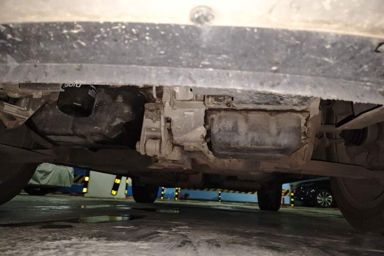 Used Dodge Journey 2013 2.4L Two-Wheel Drive Luxury Version Chassis Front