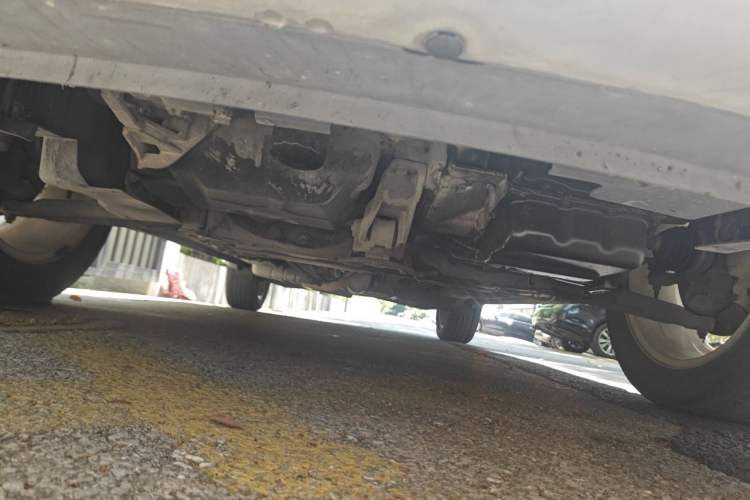 Used Dodge Journey 2013 2.4L Two-Wheel Drive Luxury Version Chassis Front