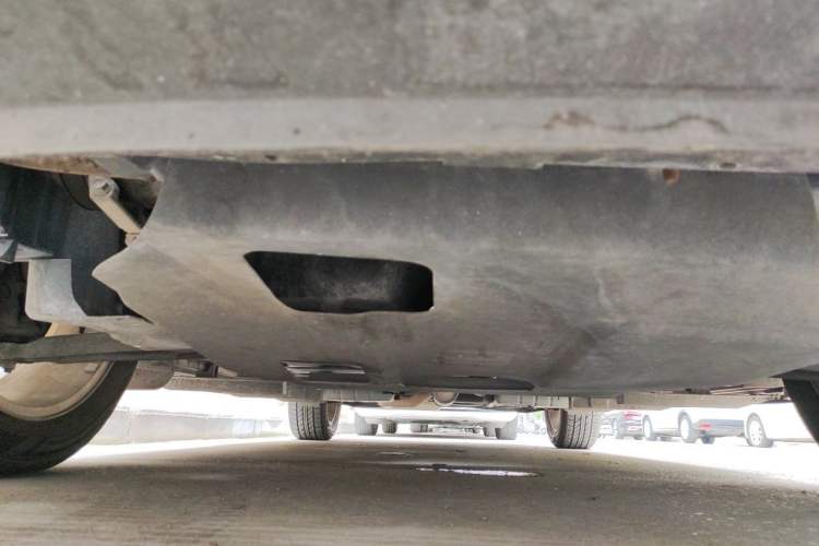 Used Dodge Journey 2013 2.4L Two-Wheel Drive Luxury Version Chassis Front