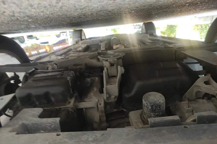 Used Dodge Journey 2013 2.4L Two-Wheel Drive Luxury Version Chassis Front