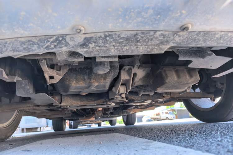 Used Dodge Journey 2013 2.4L Two-Wheel Drive Luxury Version Chassis Front