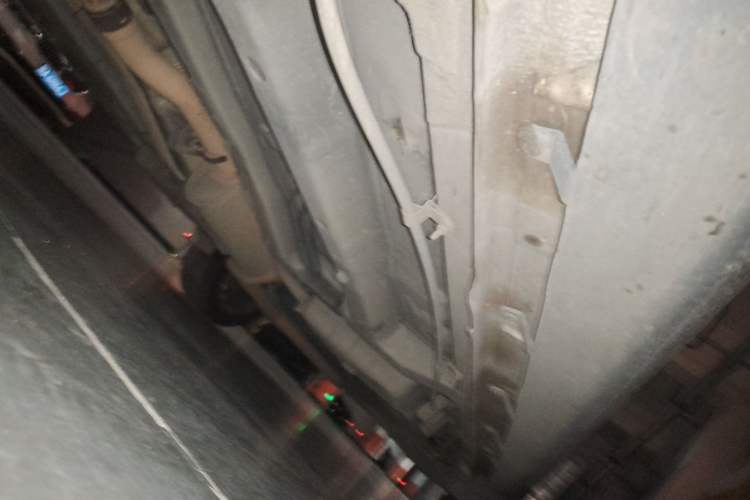 Used Dodge Journey 2013 2.4L Two-Wheel Drive Luxury Version Chassis Front Left