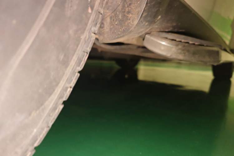 Used Dodge Journey 2013 2.4L Two-Wheel Drive Luxury Version Chassis Front Left
