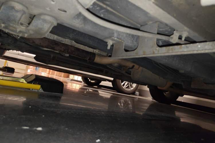 Used Dodge Journey 2013 2.4L Two-Wheel Drive Luxury Version Chassis Front Left