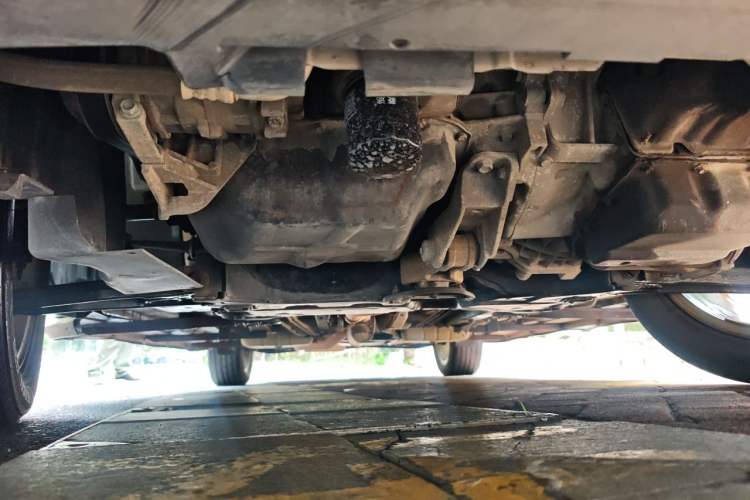 Used Dodge Journey 2013 2.4L Two-Wheel Drive Luxury Version Chassis Front