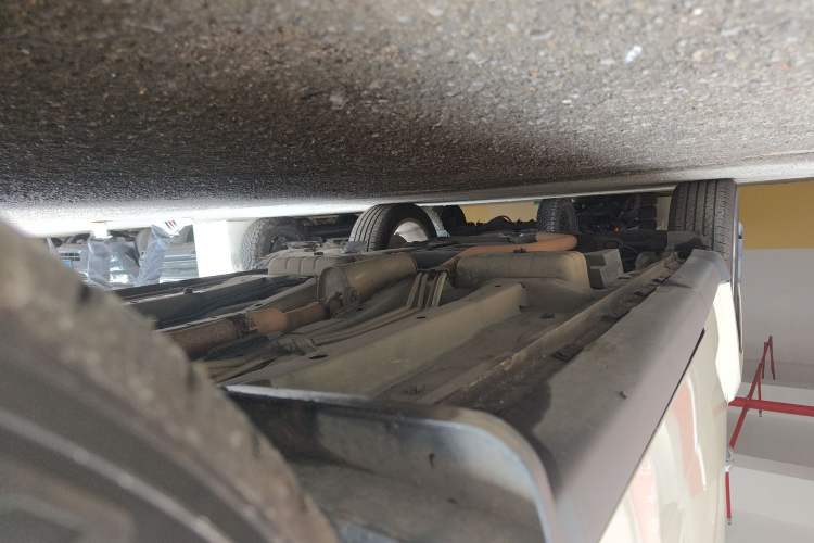 Used Dodge Journey 2013 2.4L Two-Wheel Drive Luxury Version Chassis Front Right