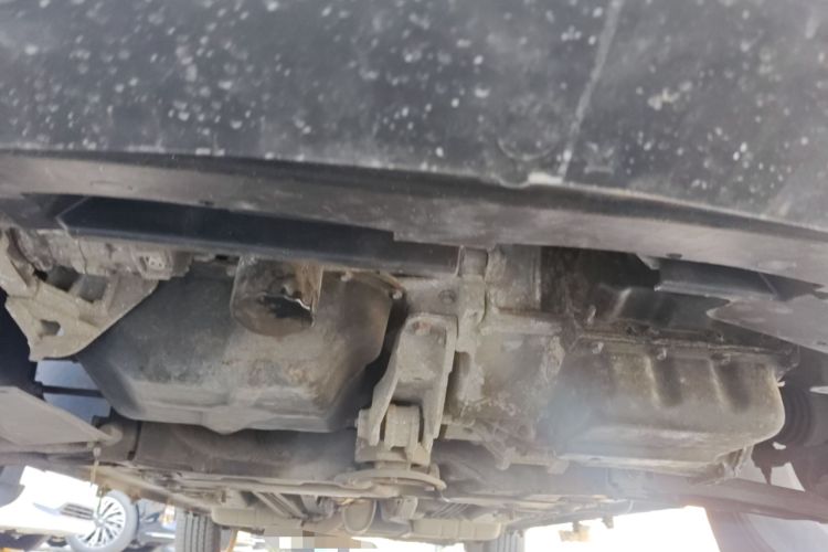 Used Dodge Journey 2013 2.4L Two-Wheel Drive Luxury Version Chassis Front