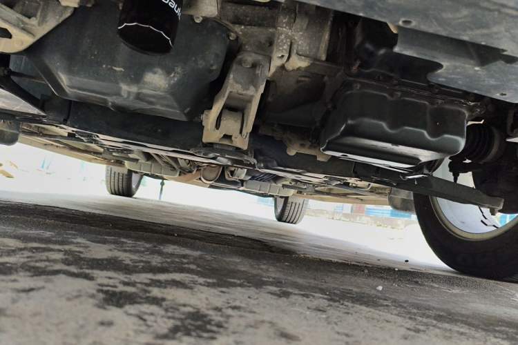Used Dodge Journey 2013 2.4L Two-Wheel Drive Luxury Version Chassis Front