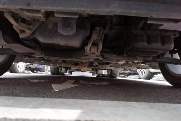 Used Dodge Journey 2013 2.4L Two-Wheel Drive Luxury Version Chassis Front