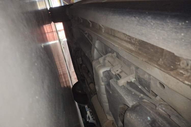Used Dodge Journey 2013 2.4L Two-Wheel Drive Luxury Version Chassis Rear Left