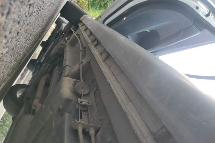 Used Dodge Journey 2013 2.4L Two-Wheel Drive Luxury Version Chassis Rear Left