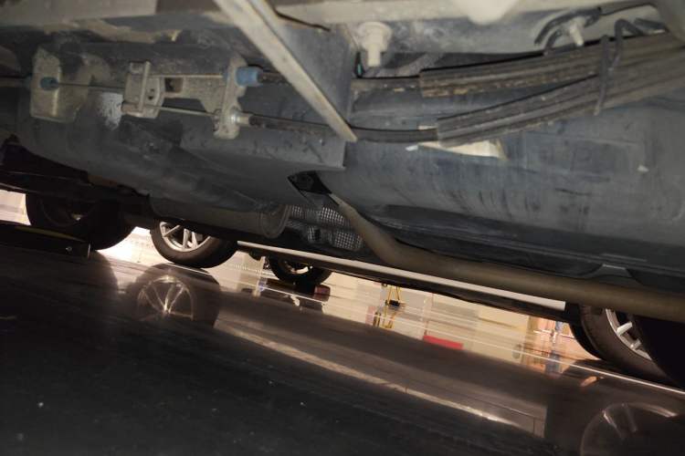 Used Dodge Journey 2013 2.4L Two-Wheel Drive Luxury Version Chassis Rear Left