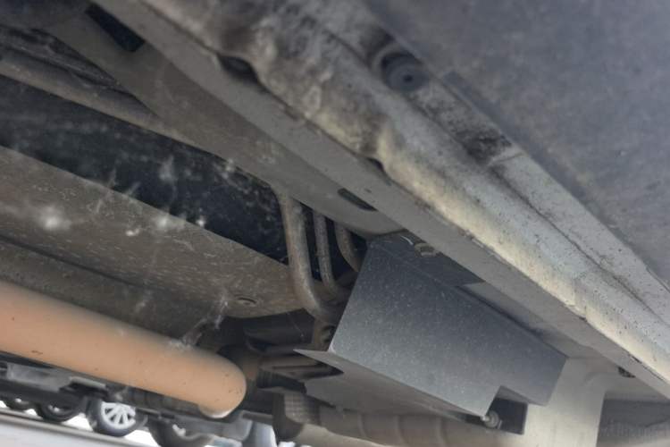 Used Dodge Journey 2013 2.4L Two-Wheel Drive Luxury Version Chassis Rear Right