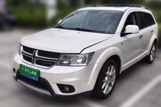 Ojetý Dodge Journey 2013 2.4L Two-Wheel Drive Luxury Version