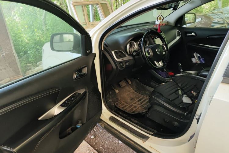 Used Dodge Journey 2013 3.6L Four-Wheel Drive Flagship Edition Driver Seat