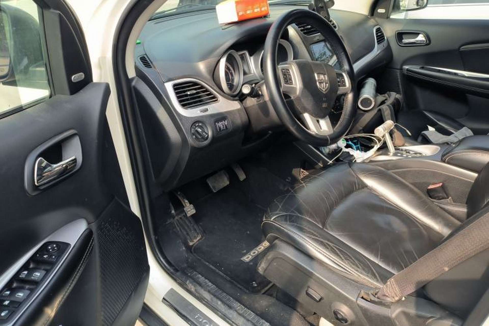 Used Dodge Journey 2013 2.4L Two-Wheel Drive Luxury Version Driver Seat