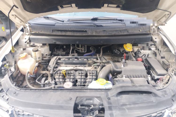 Used Dodge Journey 2013 2.4L Two-Wheel Drive Luxury Version Engine Bay
