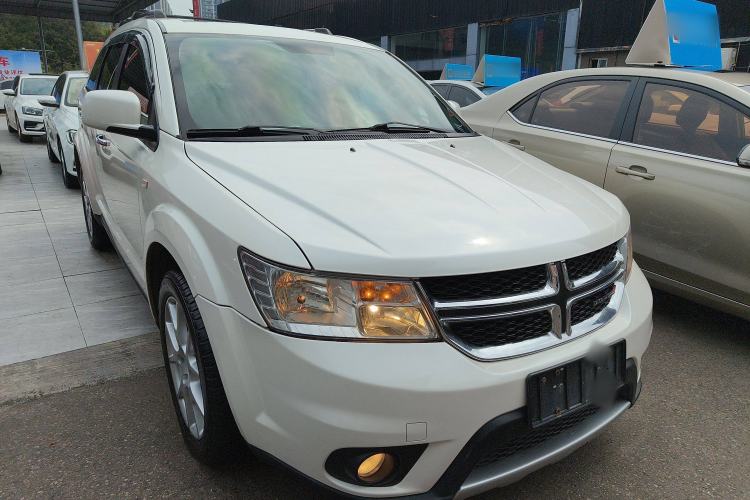 Used Dodge Journey 2013 2.4L Two-Wheel Drive Luxury Version Exterior 2