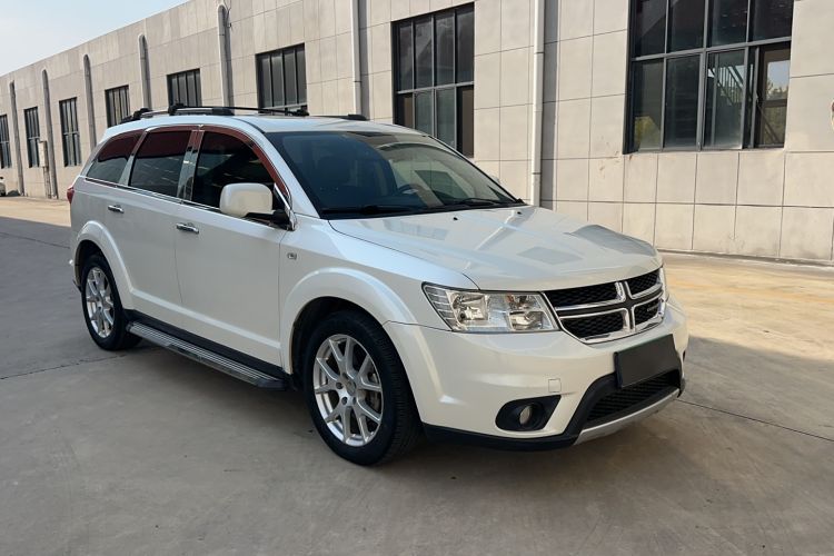 Used Dodge Journey 2013 2.4L Two-Wheel Drive Luxury Version Exterior 2