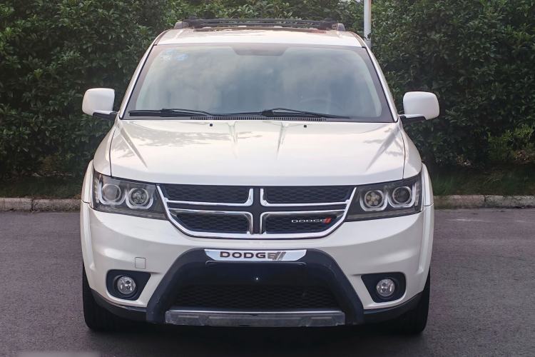 Used Dodge Journey 2013 2.4L Two-Wheel Drive Luxury Version Exterior 3