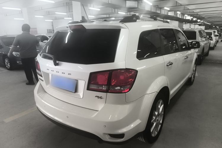 Used Dodge Journey 2013 2.4L Two-Wheel Drive Luxury Version Exterior 3