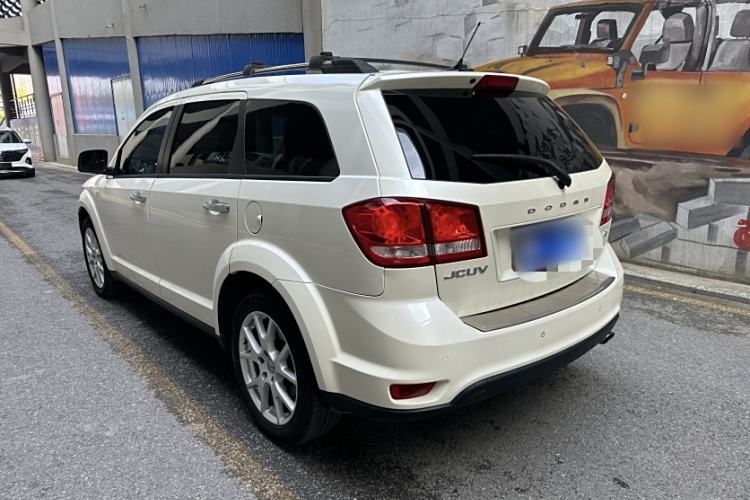 Used Dodge Journey 2013 2.4L Two-Wheel Drive Luxury Version Exterior 3