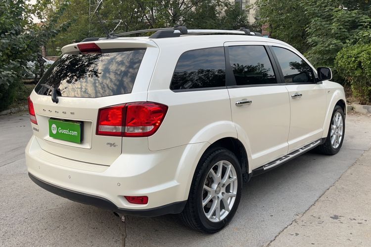 Used Dodge Journey 2013 2.4L Two-Wheel Drive Luxury Version Exterior 3