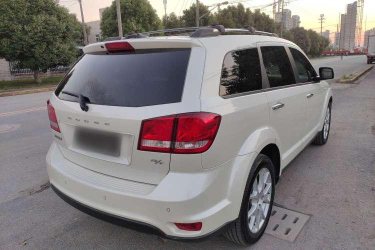 Used Dodge Journey 2013 2.4L Two-Wheel Drive Luxury Version Exterior 3