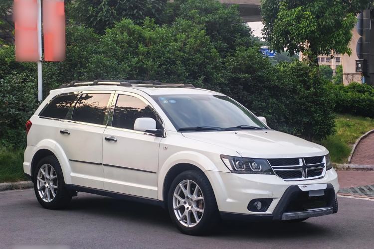 Used Dodge Journey 2013 2.4L Two-Wheel Drive Luxury Version Exterior 4
