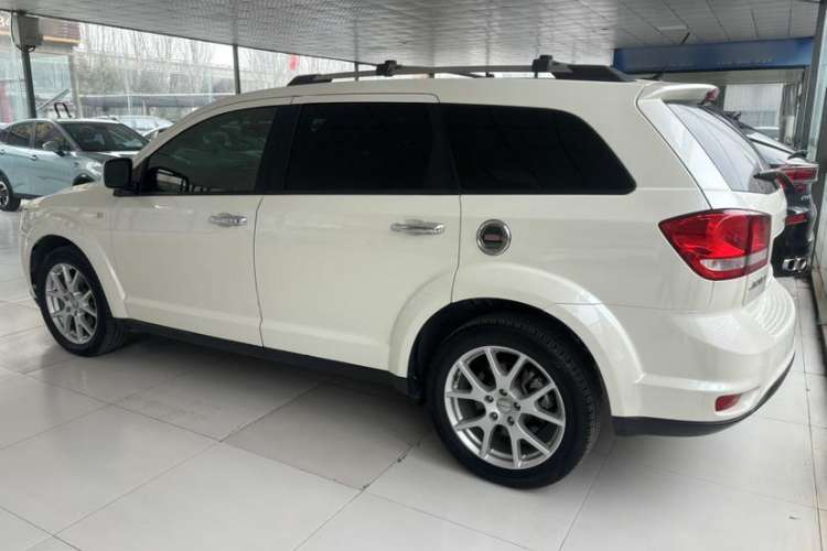 Used Dodge Journey 2013 2.4L Two-Wheel Drive Luxury Version Exterior 4