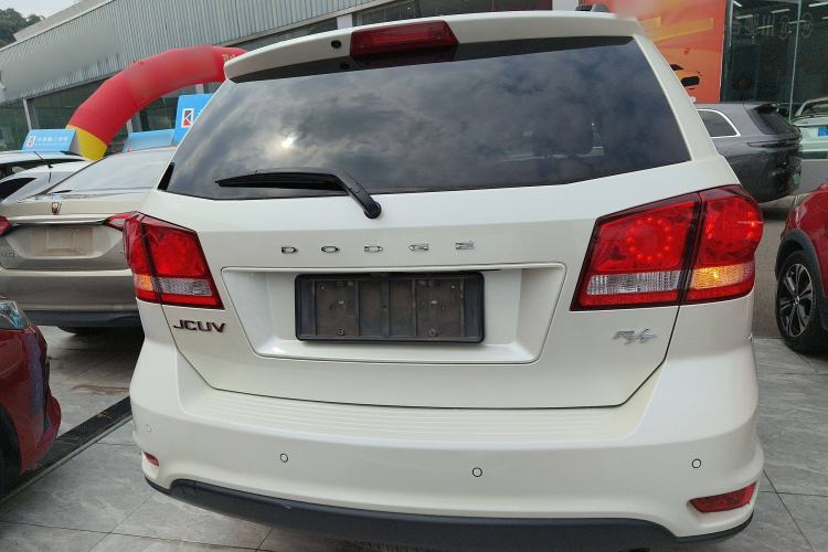 Used Dodge Journey 2013 2.4L Two-Wheel Drive Luxury Version Exterior 4