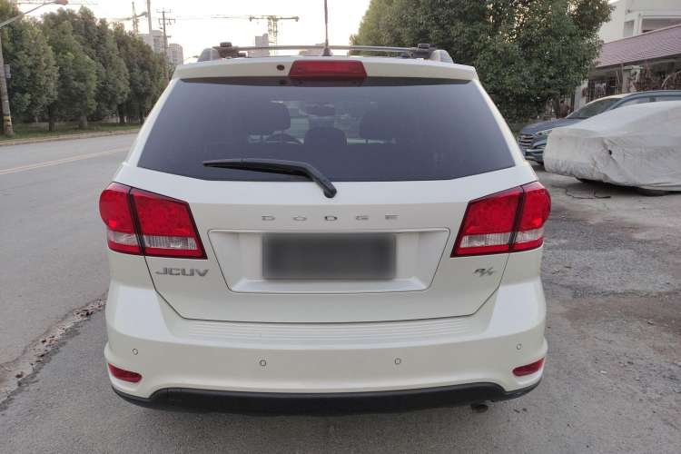 Used Dodge Journey 2013 2.4L Two-Wheel Drive Luxury Version Exterior 4