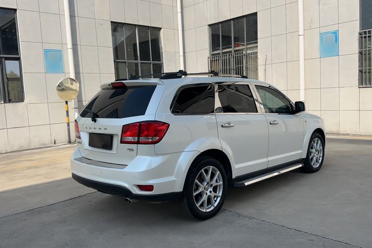 Used Dodge Journey 2013 2.4L Two-Wheel Drive Luxury Version Exterior 4