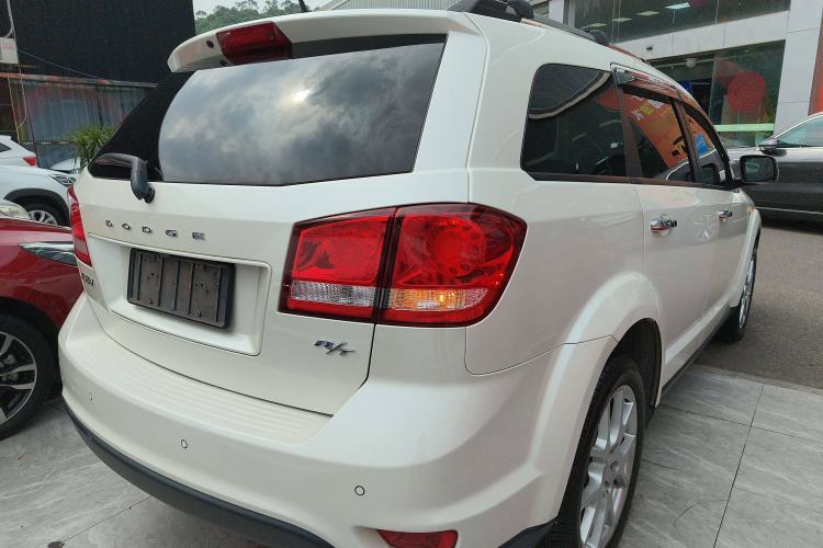 Used Dodge Journey 2013 2.4L Two-Wheel Drive Luxury Version Exterior 5